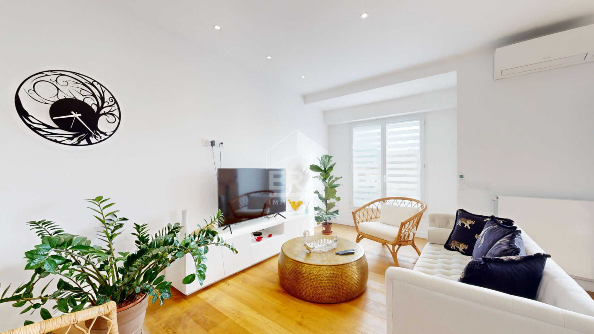 Photo NICE - GAMBETTA / PARC IMPÉRIAL : MAGNIFIQUE 3 PIÈCES TRAVESRSANT AVEC BALCON image 3/6