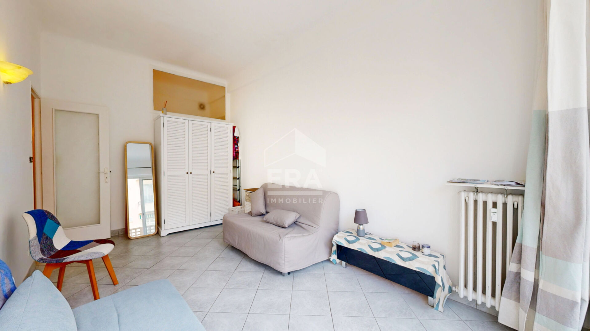 Photo NICE - FLEURS : JOLI F1 AVEC BALCON AU CALME image 6/6