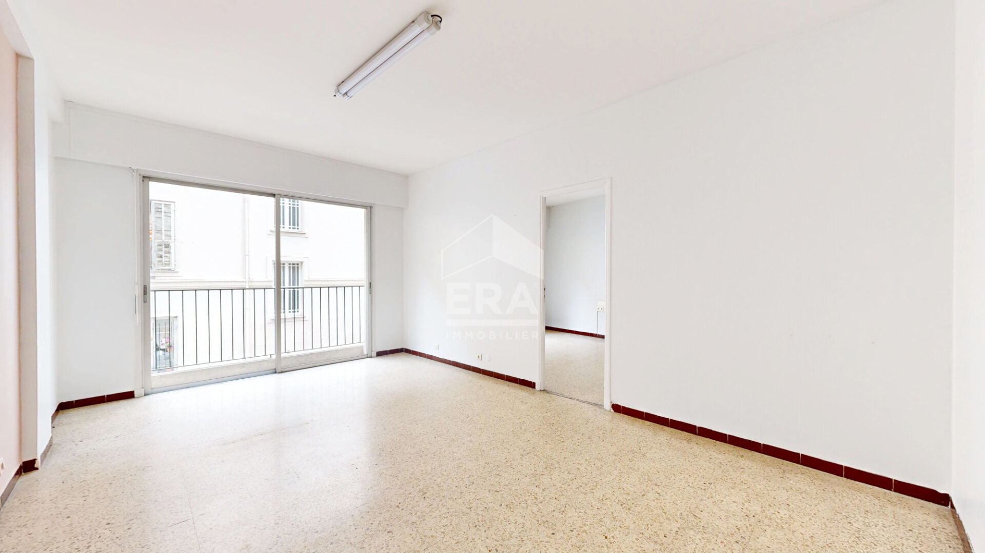 Photo NICE - FLEURS / J. FRICERO : VASTE APPARTEMENT DE 105M² image 5/6