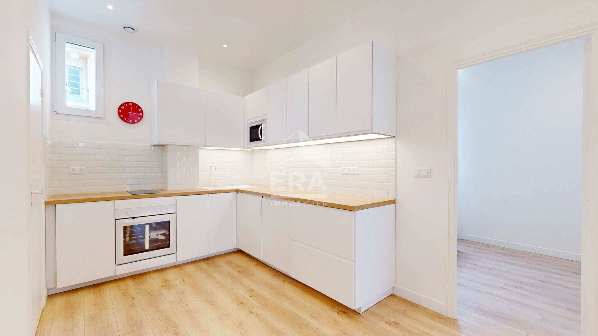 Photo NICE - FLEURS : EN DERNIER ÉTAGE, JOLI 3/4 PIÈCES TRAVERSANT AVEC BALCON AU CALME image 5/6