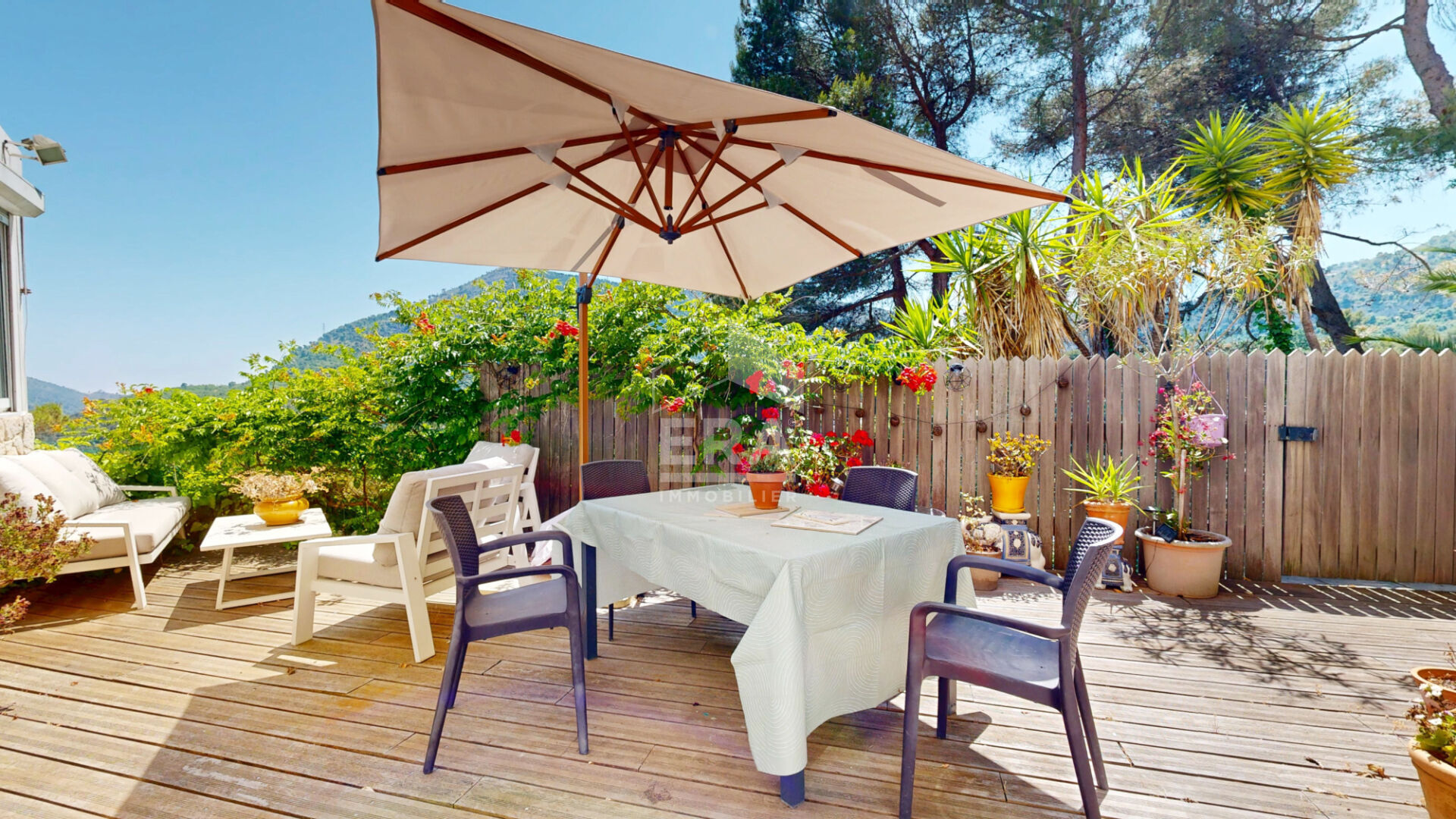 TOURRETTE-LEVENS : MAGNIFIQUE 3 PIÈCES EN DUPLEX AVEC TERRASSE, JARDIN ET 3 PARKINGS