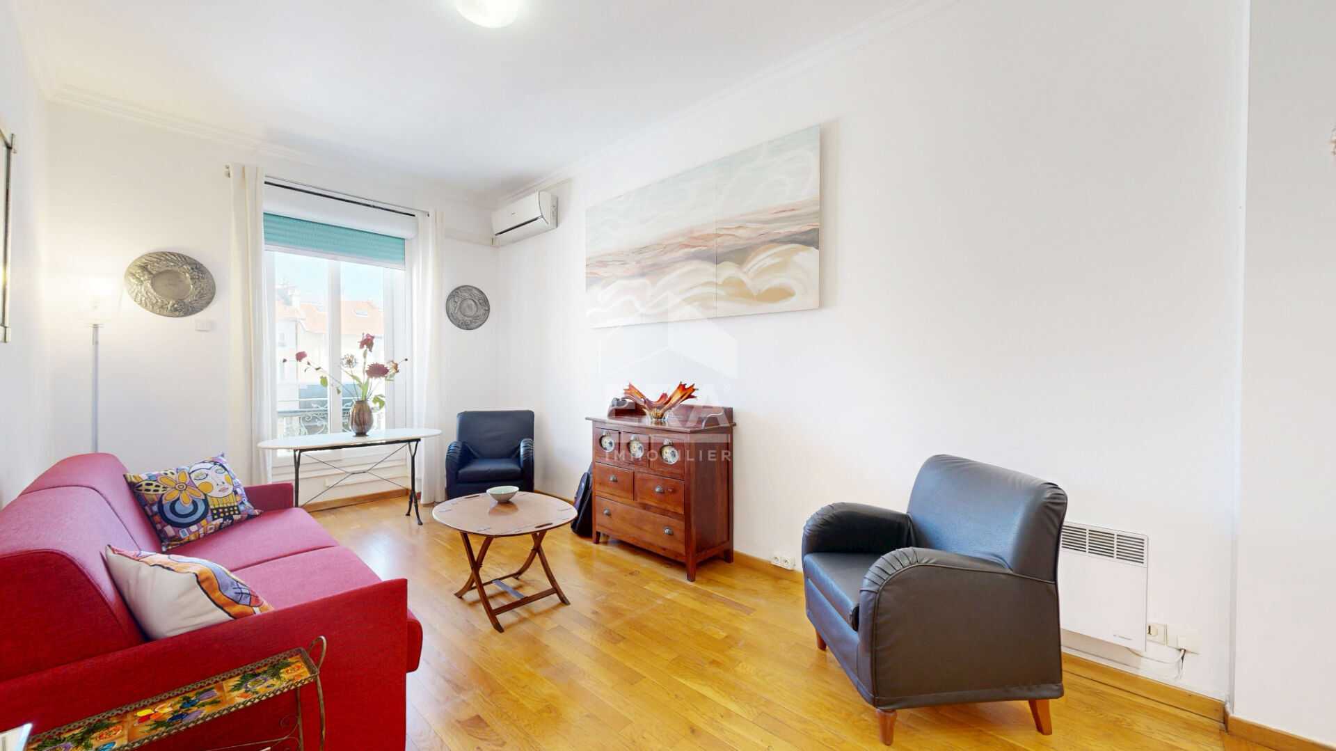 NICE - CARRÉ D'OR : JOLI STUDIO AU CALME PROCHE MER