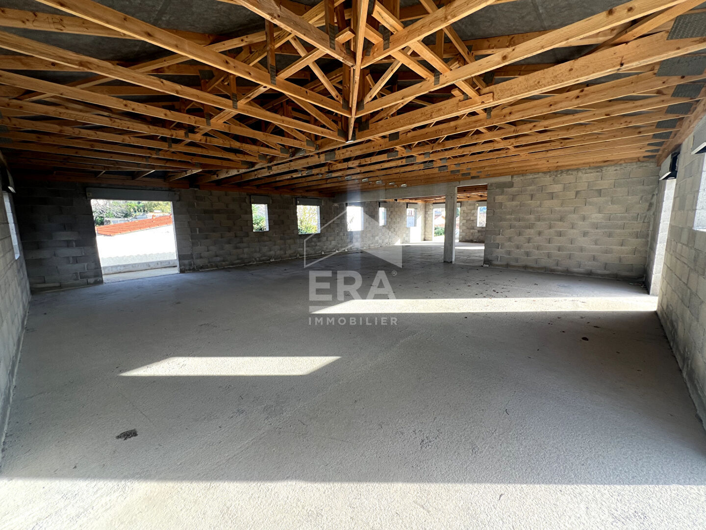 Photo Immeuble / Local d'activité - Marseille 13015 - Total de 356 m2 sur parcelle de 947m2 image 3/6