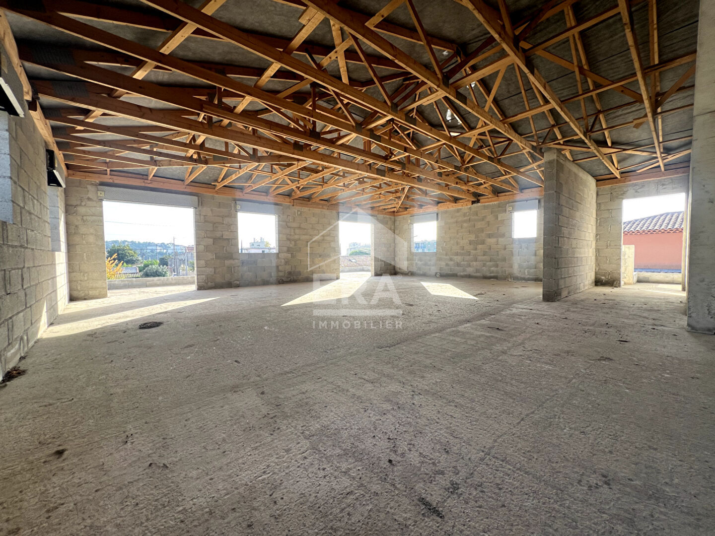 Photo Immeuble / Local d'activité - Marseille 13015 - Total de 356 m2 sur parcelle de 947m2 image 4/6