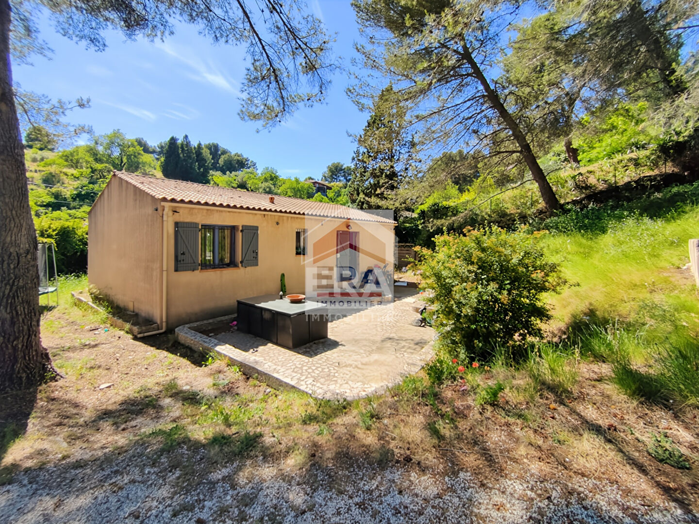 Marseille 13015 - Maison de 76 m² + garage sur 8400 m² de parcelle