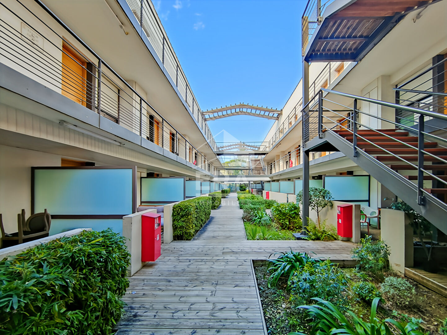 Photo STUDIO Eguilles 1 pièce 22.01 m2 - EXCLUSIVITE image 1/6