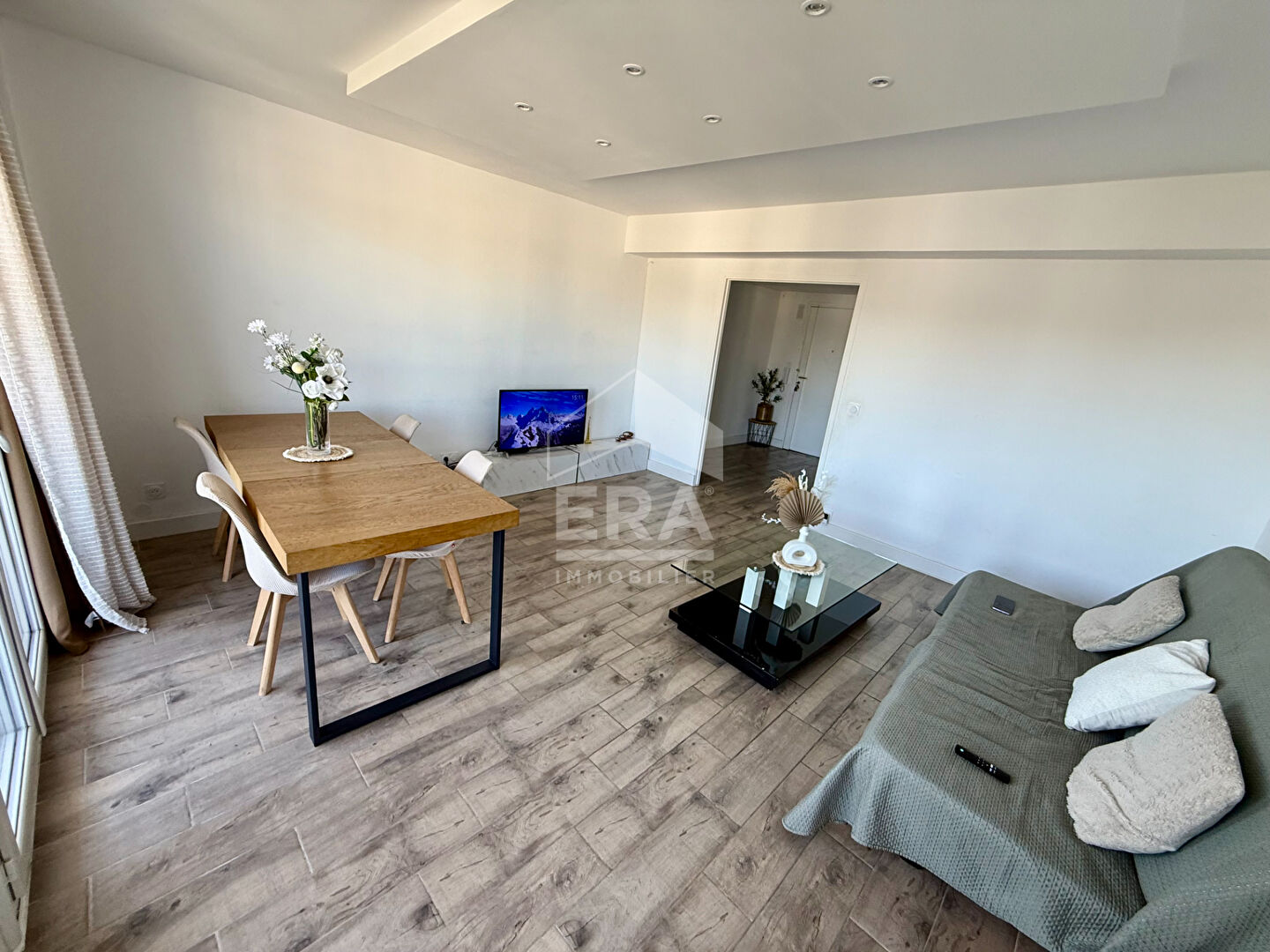 Photo SEPTEMES LES VALLONS - Appartement T5 avec deux terrasses et cave privative image 2/6