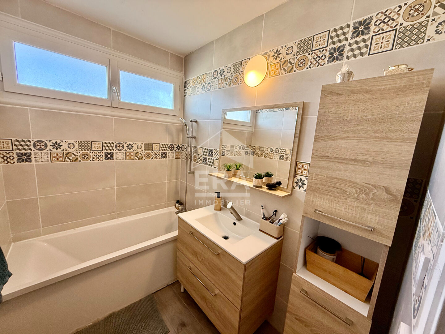 Photo SEPTEMES LES VALLONS - Appartement T5 avec deux terrasses et cave privative image 5/6