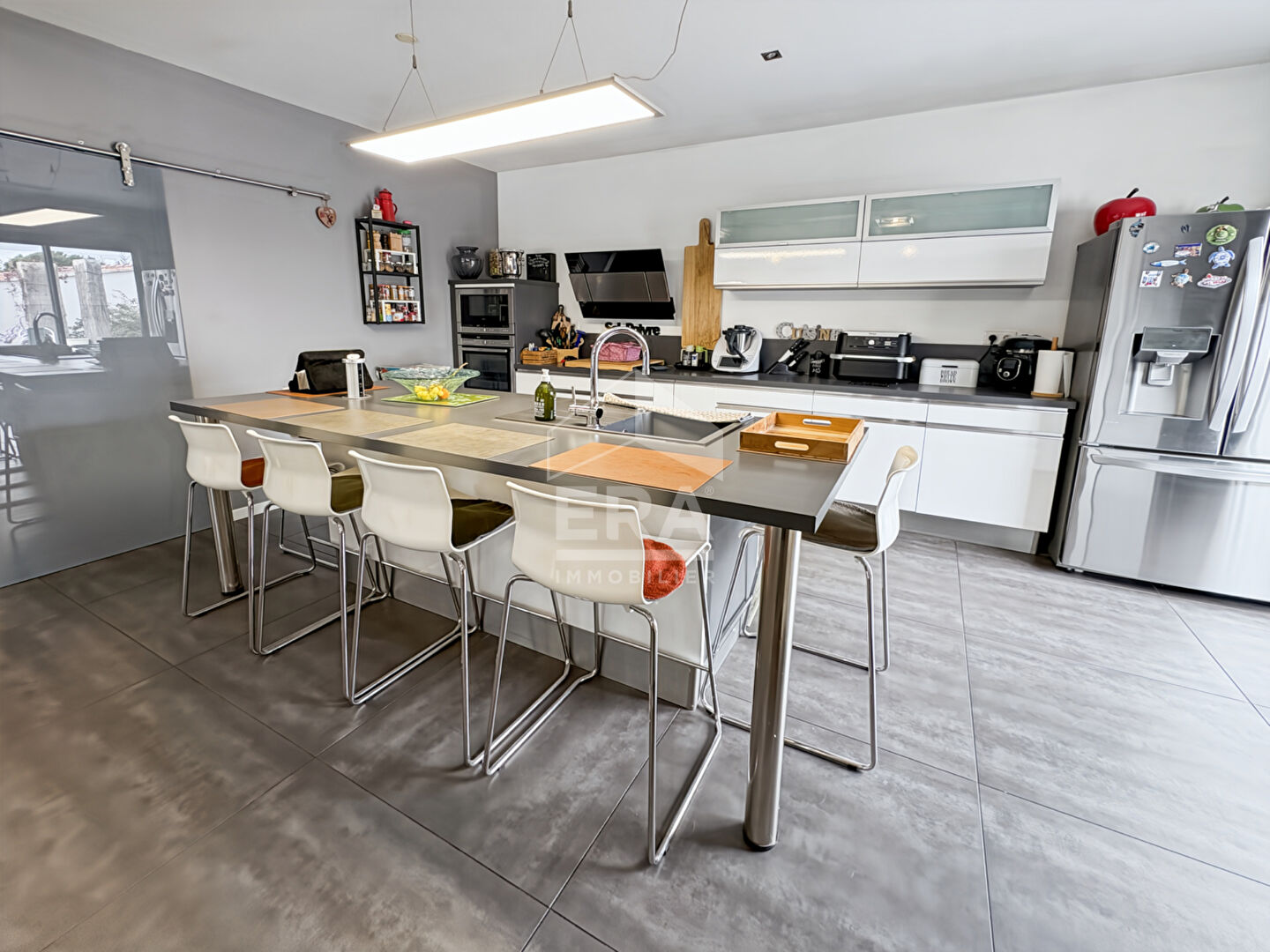 Photo SEPTEMES LES VALLONS - EXCLUSIVITE - Villa de plain pied 140m2 sur parcelle de 1278m2 avec garage et piscine image 4/6