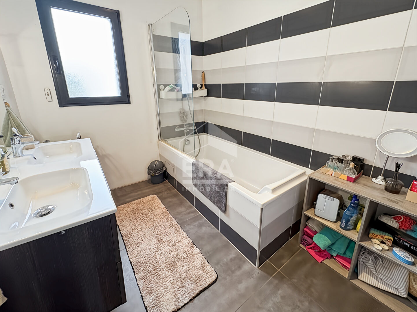 Photo SEPTEMES LES VALLONS - EXCLUSIVITE - Villa de plain pied 140m2 sur parcelle de 1278m2 avec garage et piscine image 5/6