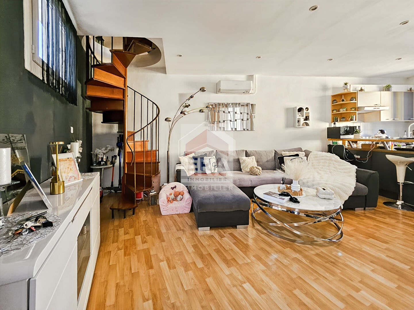 Photo MARSEILLE 14e -Quartier Bon Secours -Appartement T3 - 56,70 m² + véranda + garage -Vendu loué image 1/6