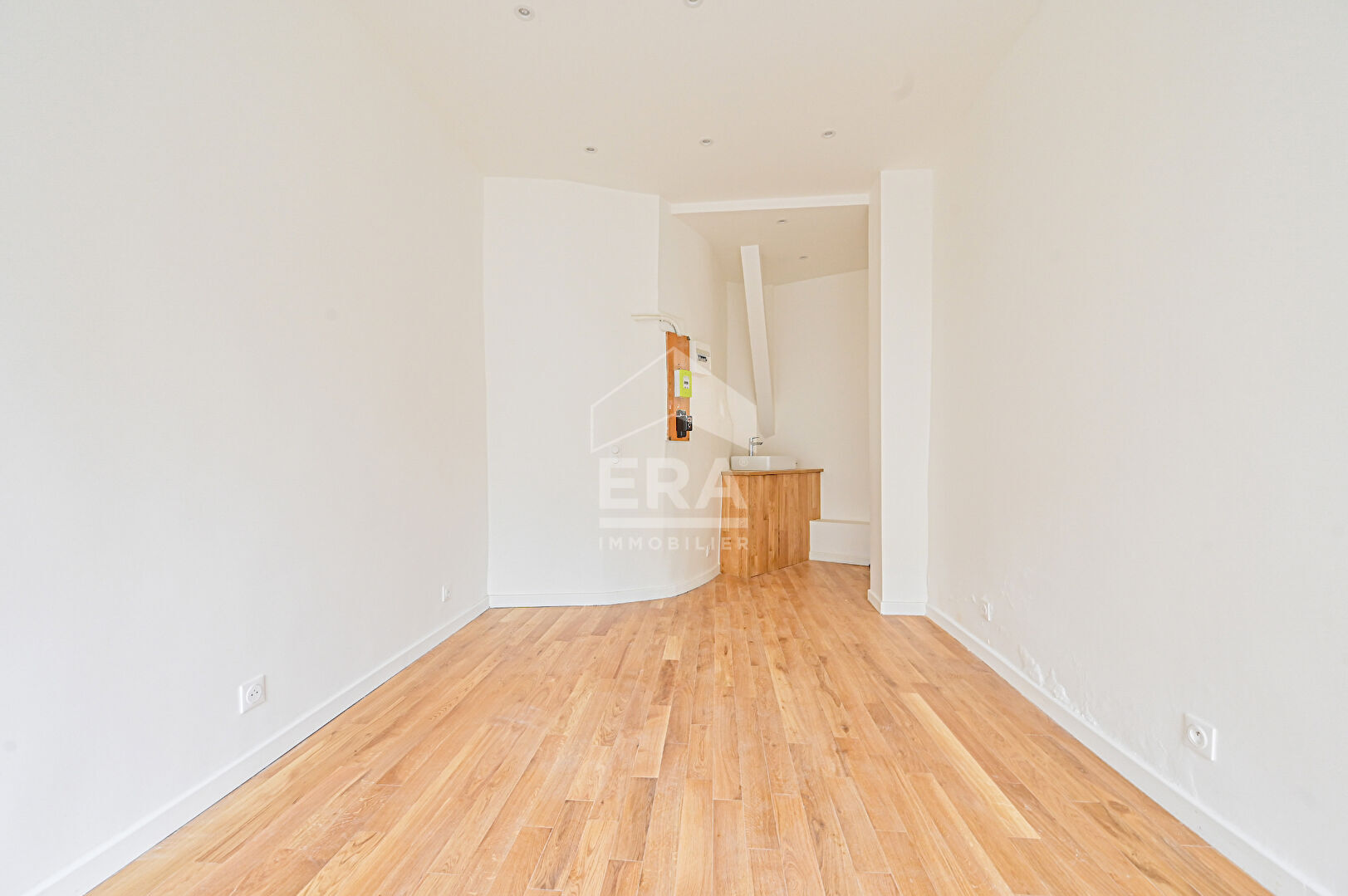 Photo Local commercial Paris 5eme 15.81m2 image 5/6