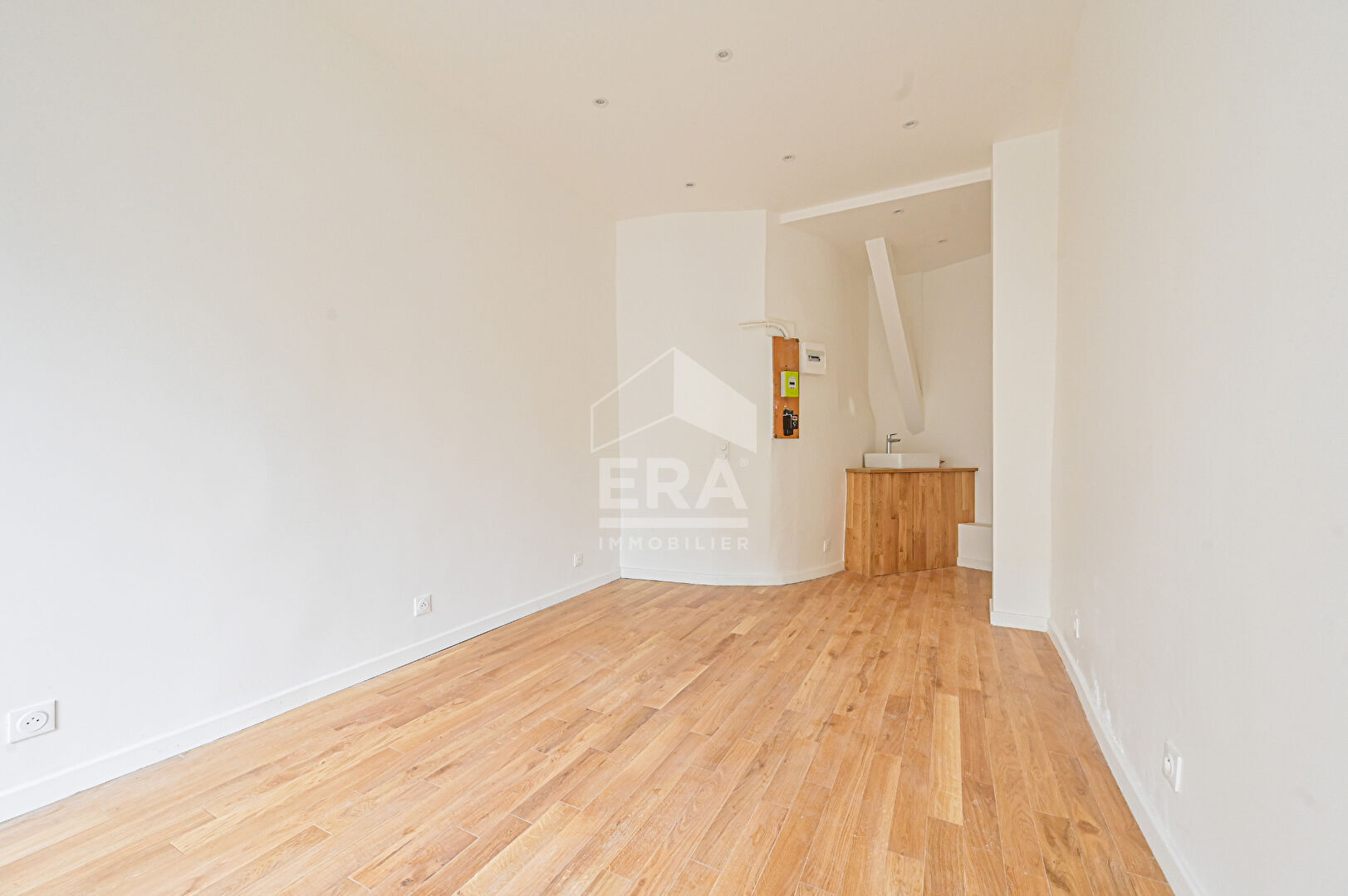 Photo Local commercial Paris 5eme 15.81m2 image 6/6