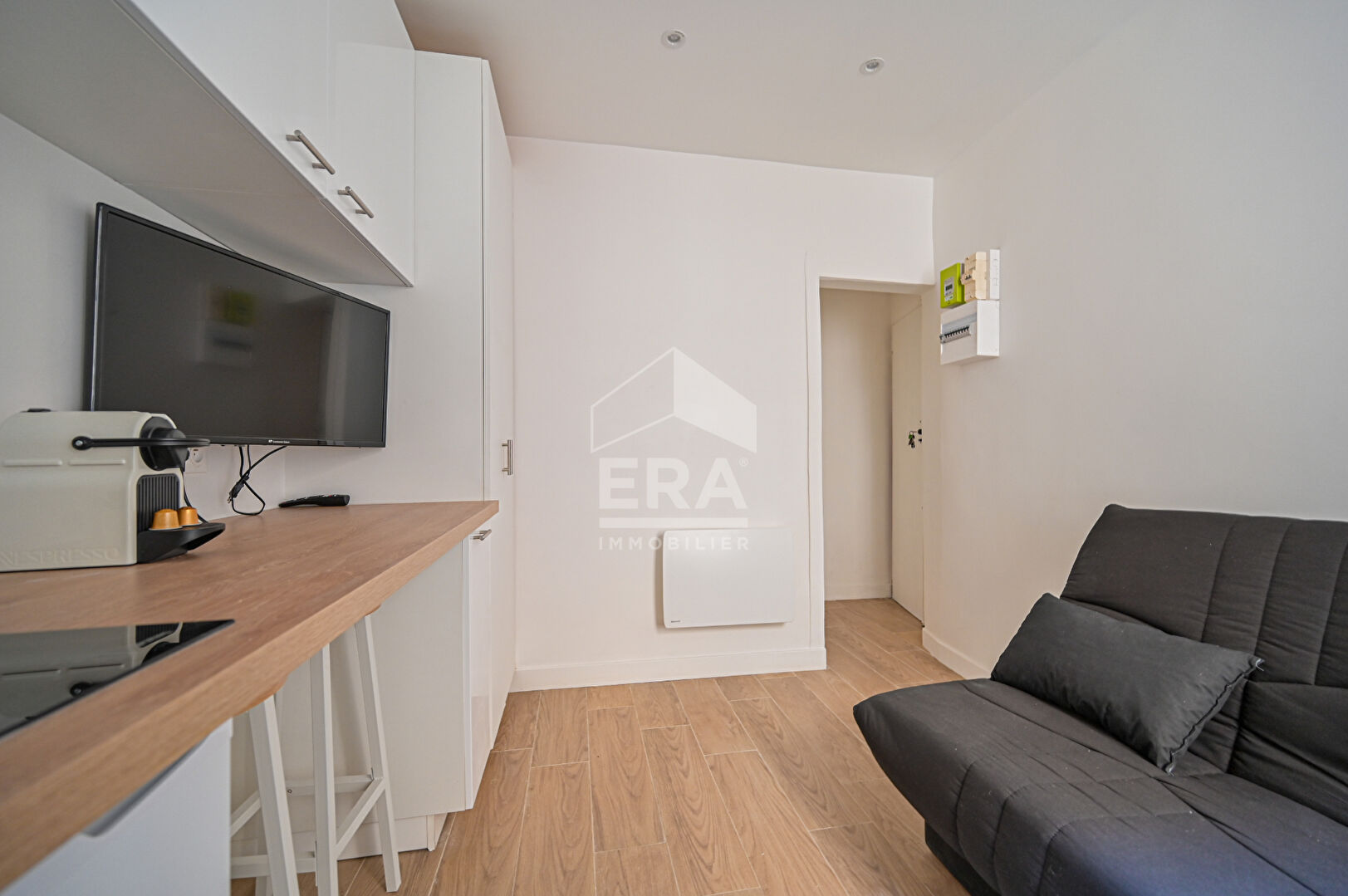 Photo Charmant studio meublé, Passage Moncey image 2/4