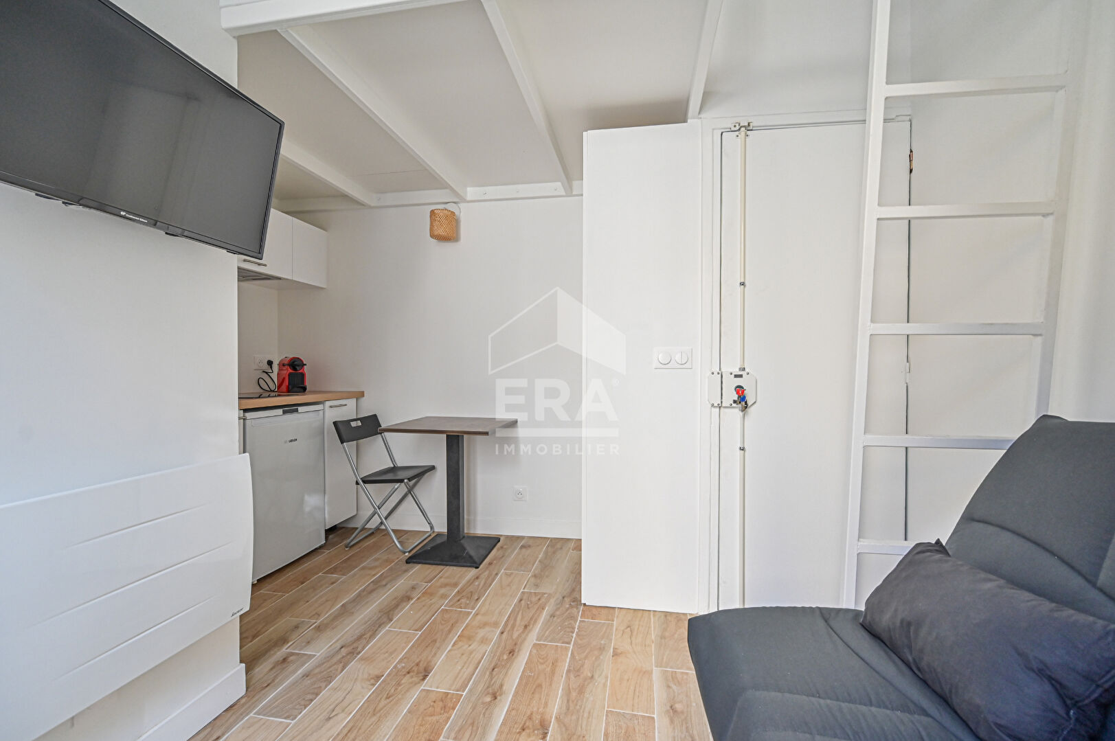 Appartement refait à neuf avec mezzanine - 15,43 m²