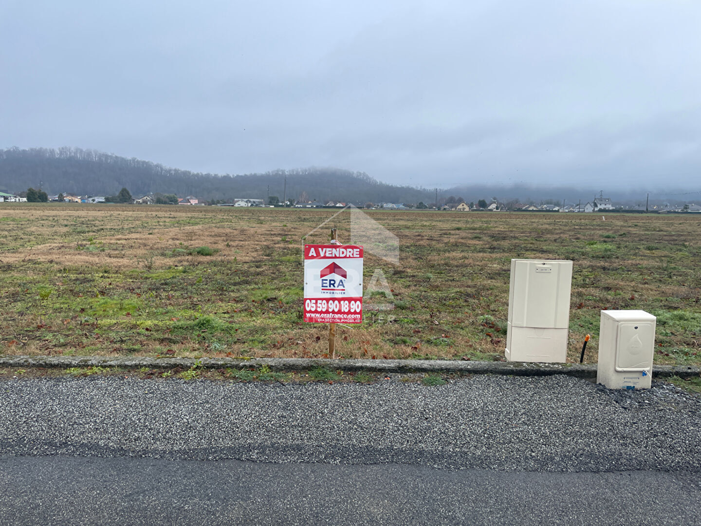 Photo Bordes (64) : Terrain plat constructible de plus de 1000 m2 image 2/3