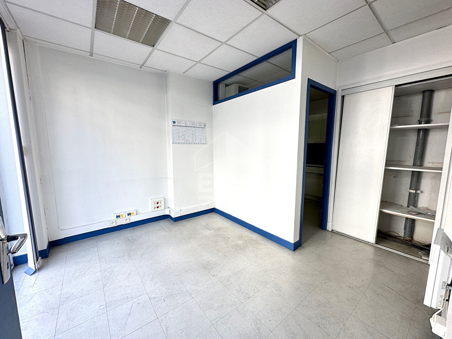 Photo PAU  Secteur centre-ville  Local commercial 107 m² (Murs) image 2/6