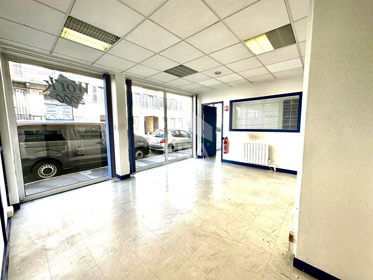 Photo PAU  Secteur centre-ville  Local commercial 107 m² (Murs) image 4/6