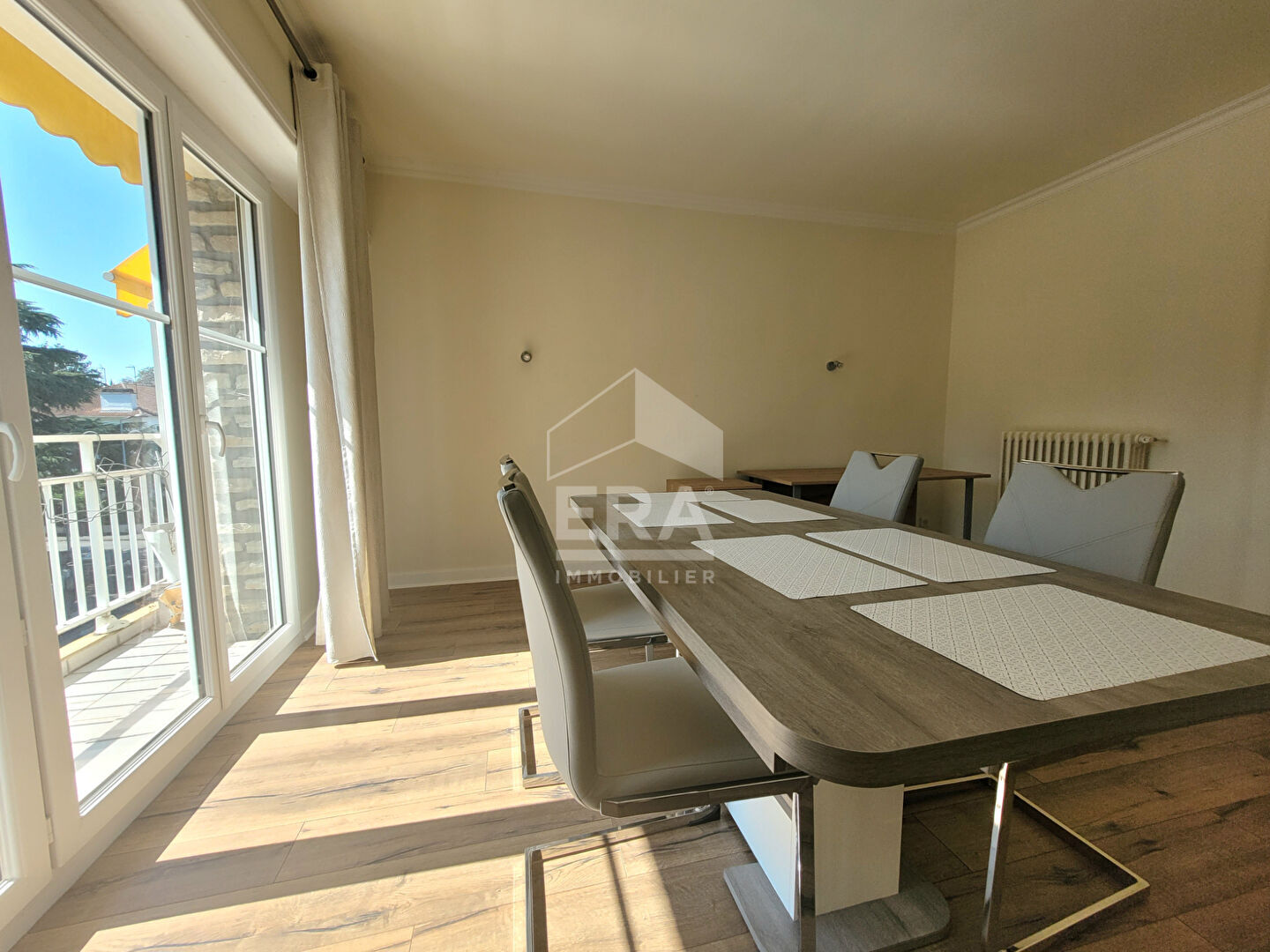 Photo LOCATION MEUBLEE - Appartement T3 de 95m² - Quartier Trespoey avec garage et balcon image 2/6