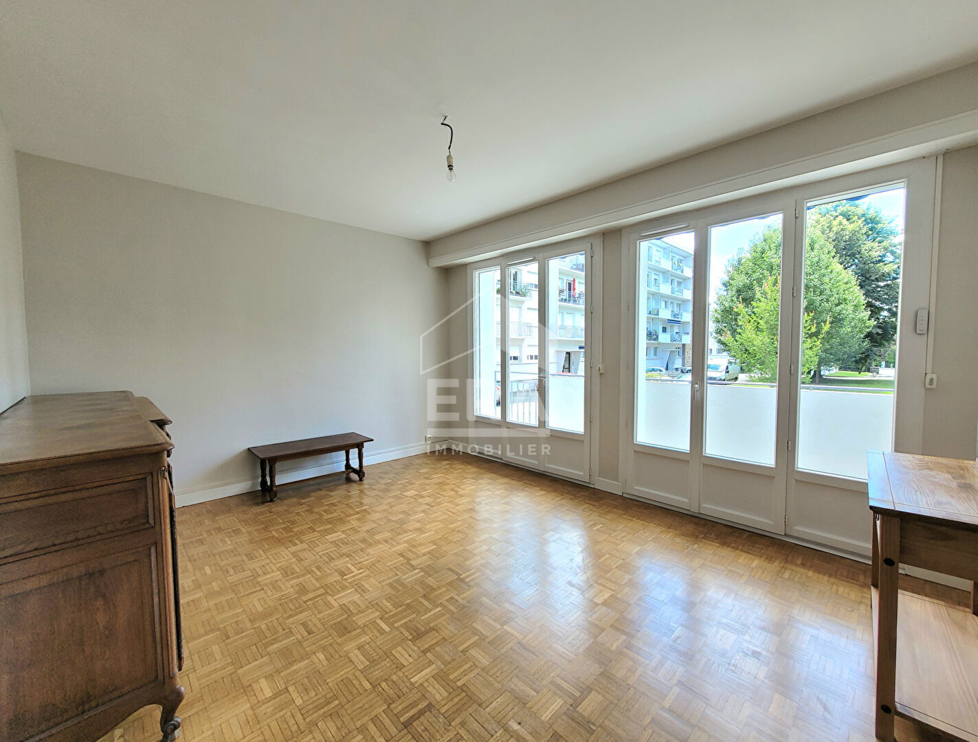 LOCATION MEUBLEE - PAU - Secteur Allées de Morlaàs : Appartement T3 de 68 m²  dans une résidence calme avec balcon et parking