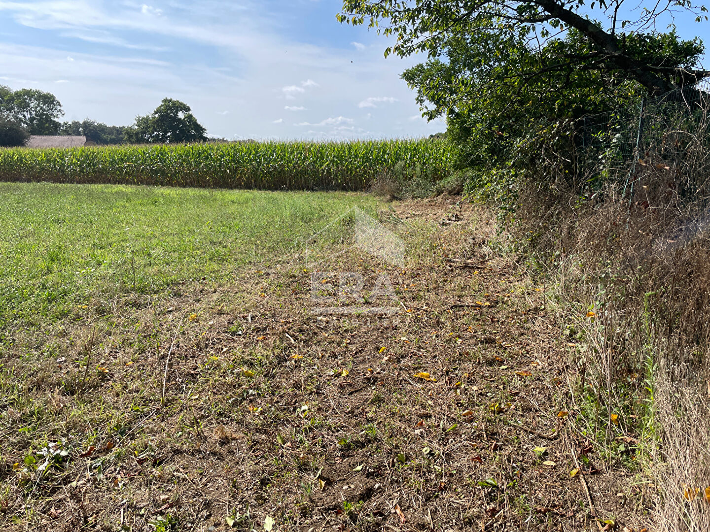 Photo Terrain constructible  et viabilisé à Artigueloutan 965 m² image 2/4