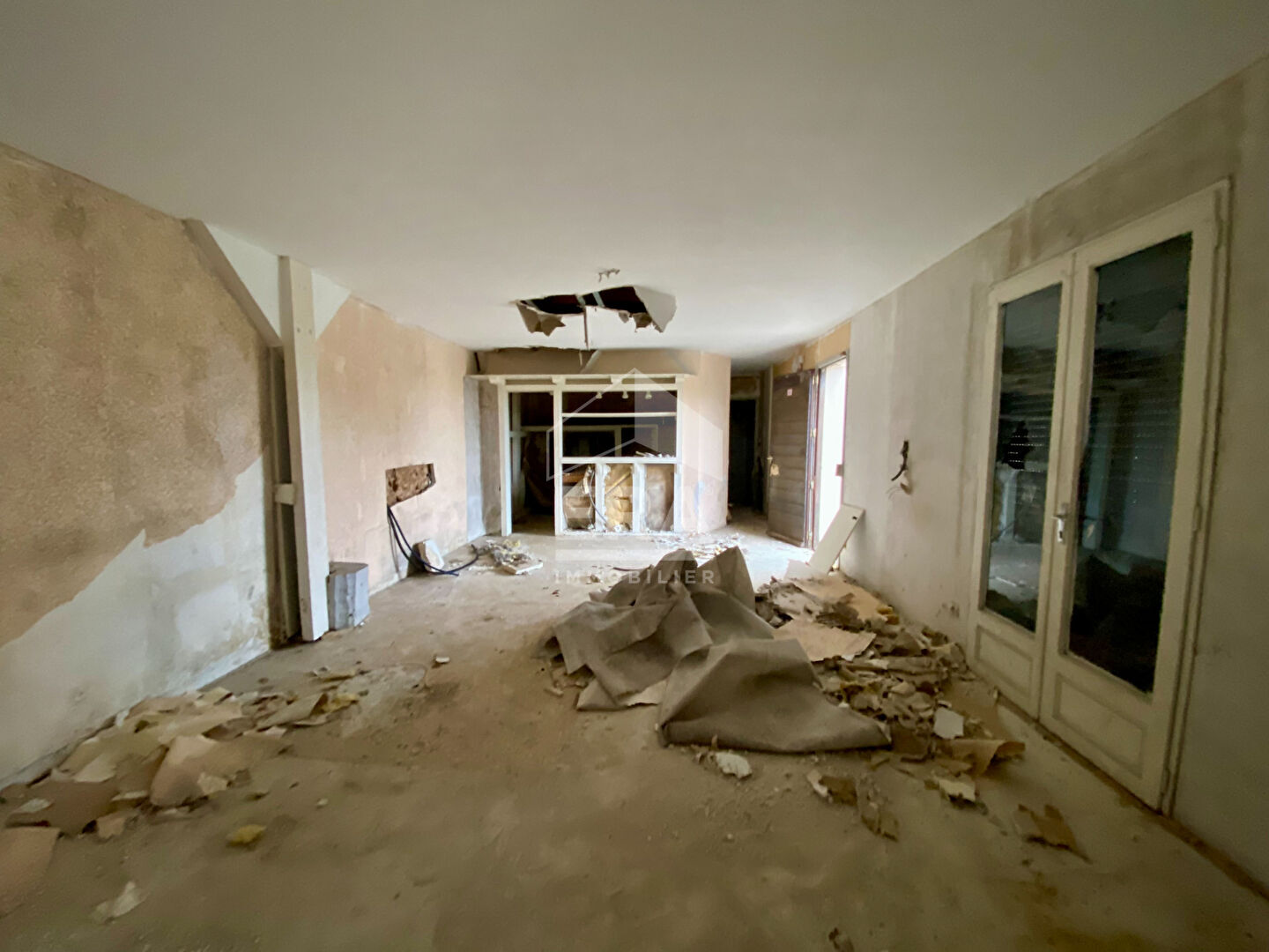 Photo SAUVAGNON : Complexe commercial et festif à 15 minutes au nord de Pau image 3/6