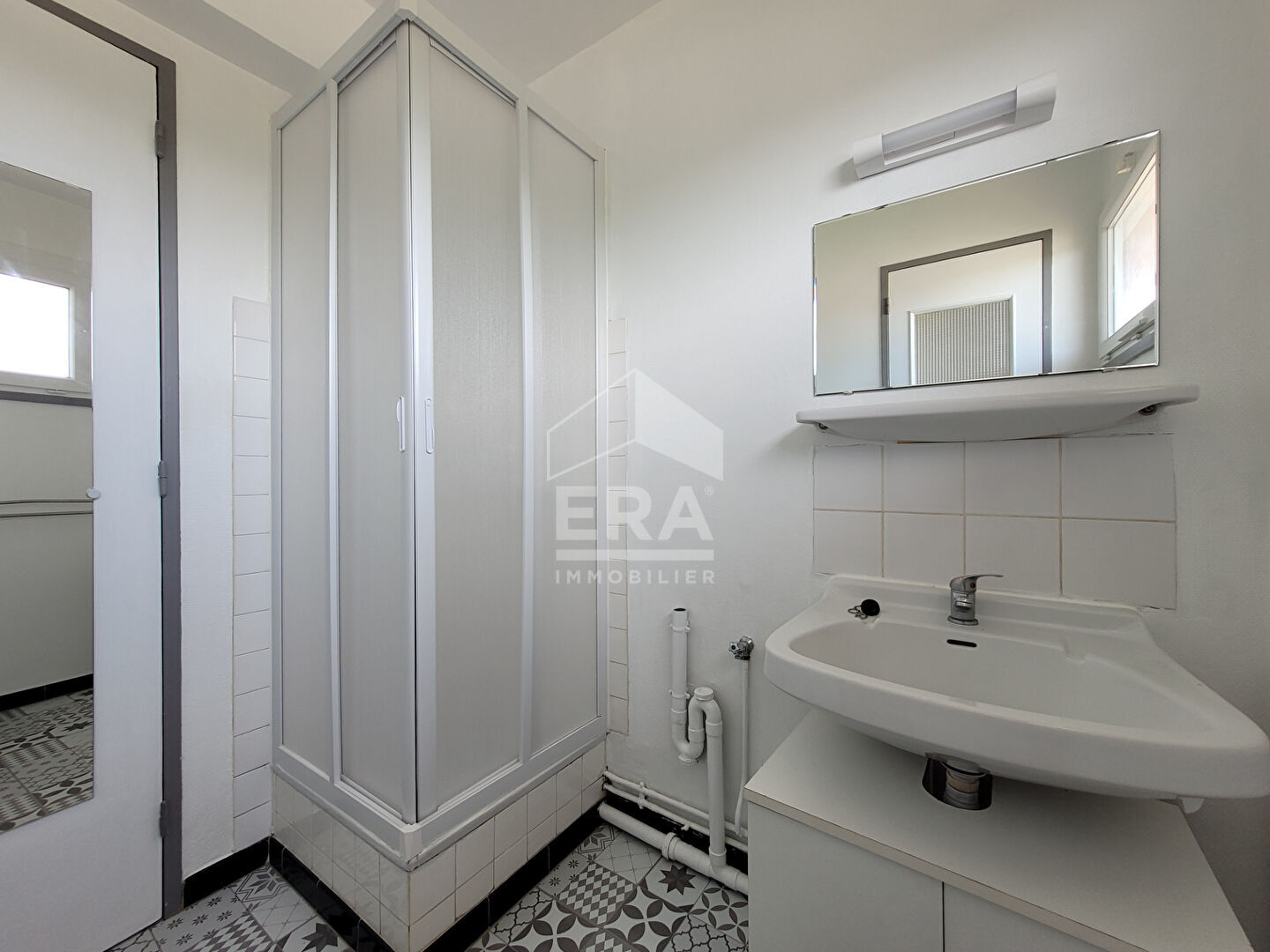 Photo LOCATION - BILLERE - Studio de 27.12m² au dernier étage avec parking image 4/5