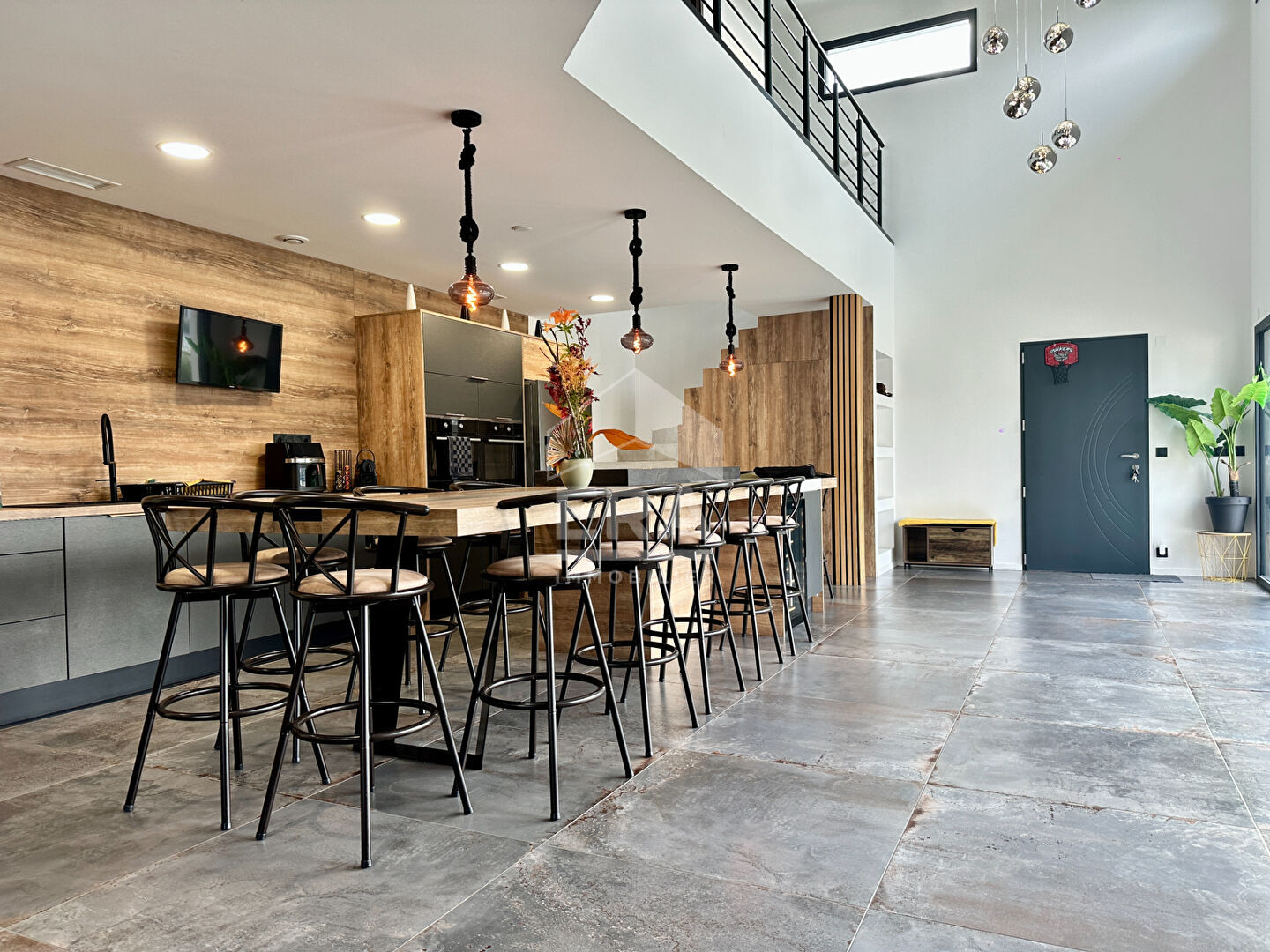 AUSSEVIELLE : Maison contemporaine avec piscine