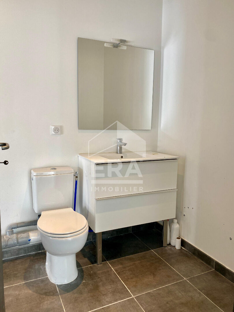 Photo Local commercial de 109,57 m² libre - À l'entrée du centre-ville de Pau image 6/6