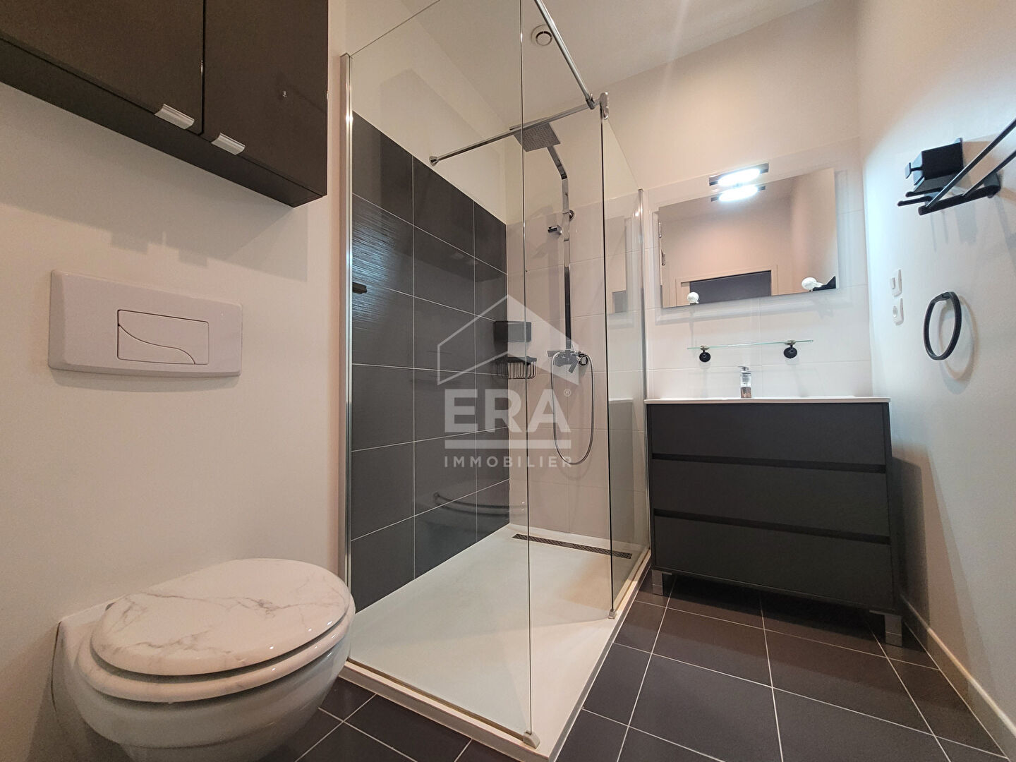 Photo LOCATION MEUBLEE - PAU - Secteur Centre Ville - Appartement T3 de 60 m² moderne et fonctionnel image 4/6