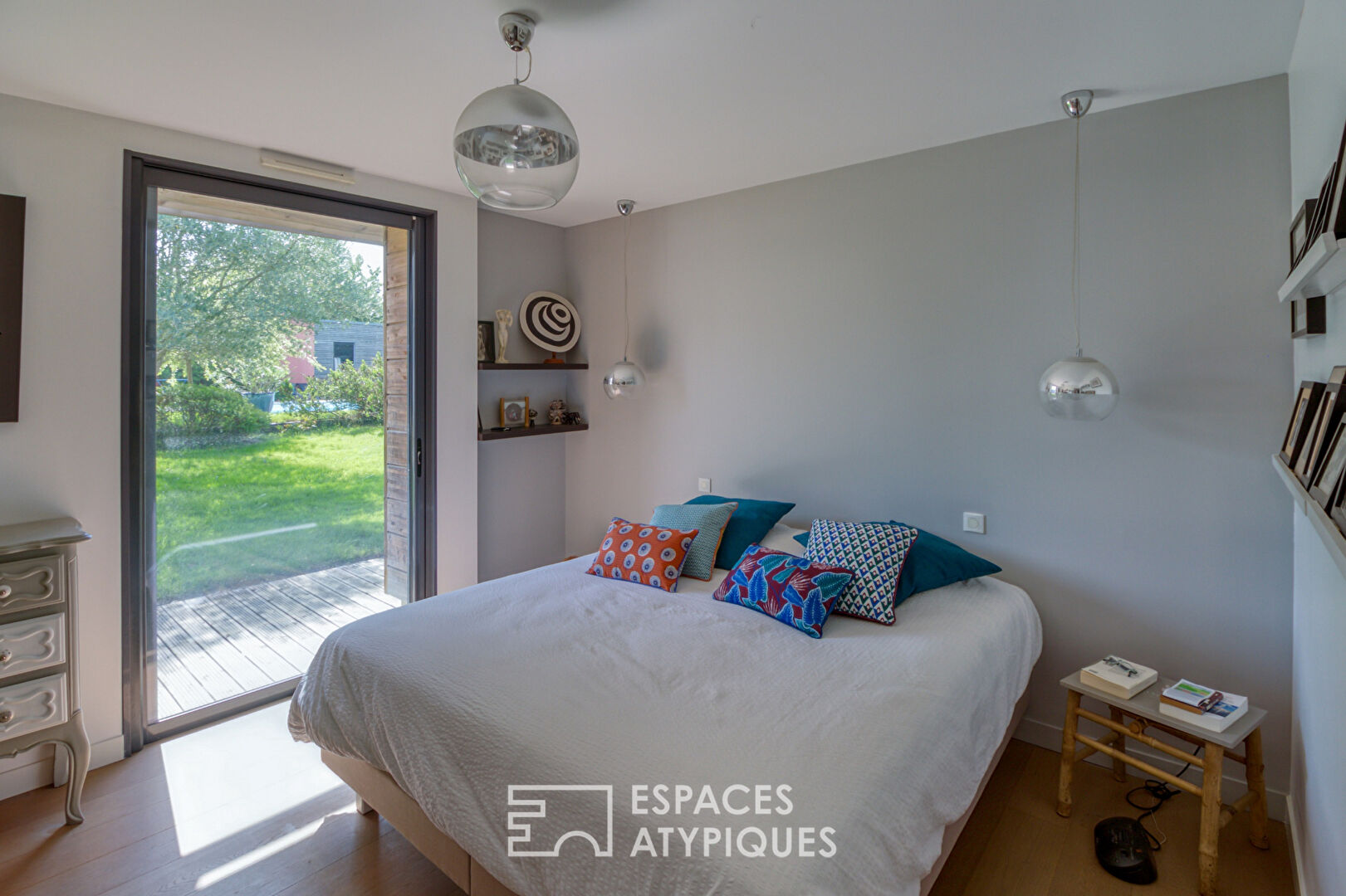 Photo L'incontournable propriété de charme dans son jardin image 3/6