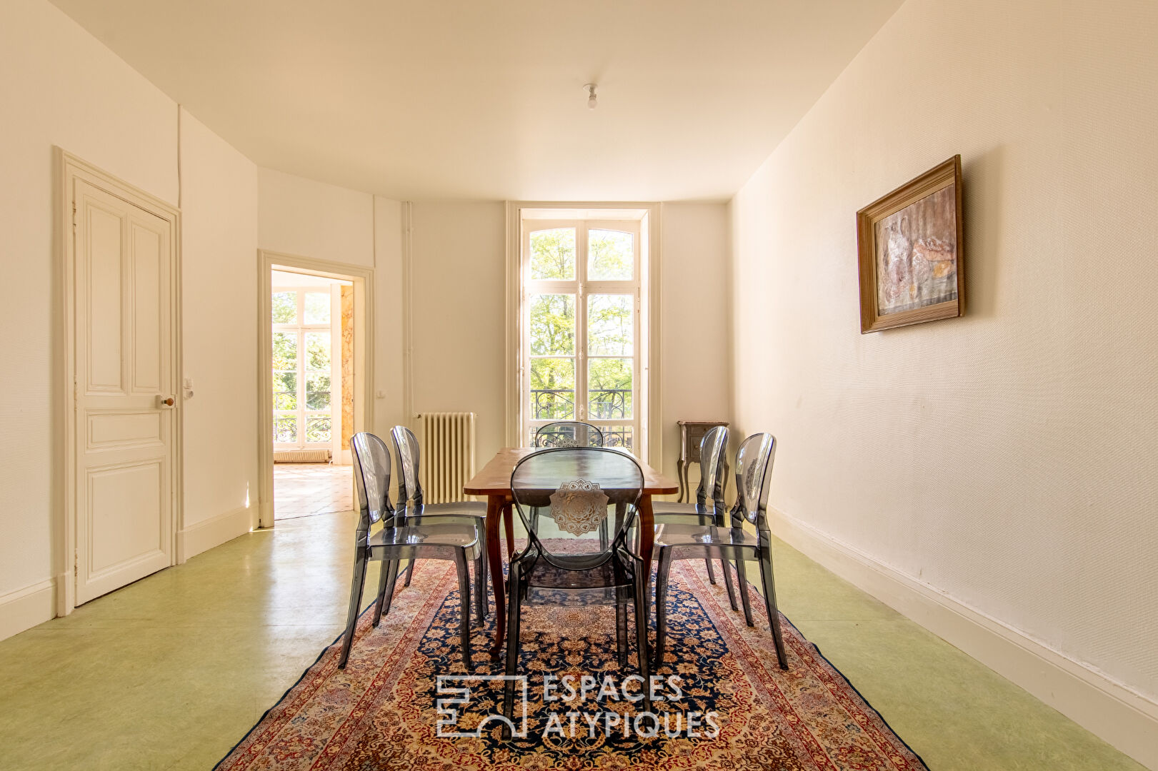 Photo Élégante maison de caractère avec vue sur parc image 5/6