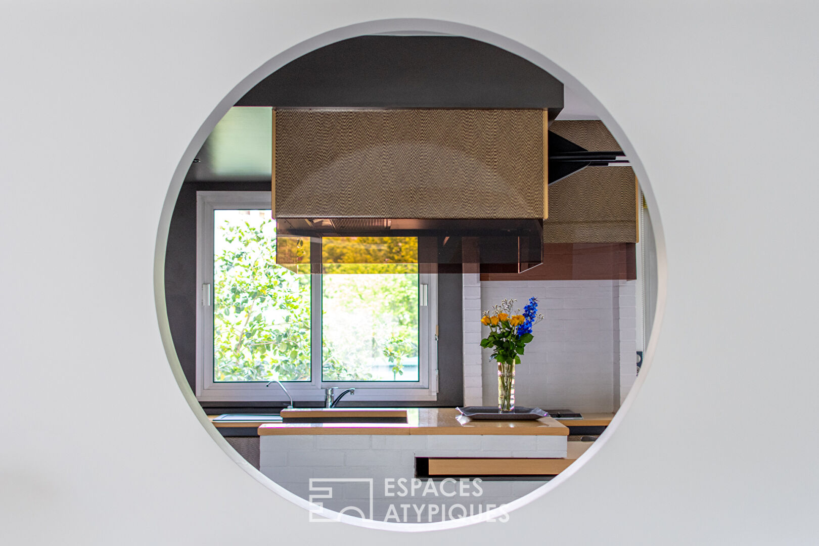 Photo Elégante contemporaine avec piscine intérieur image 4/6