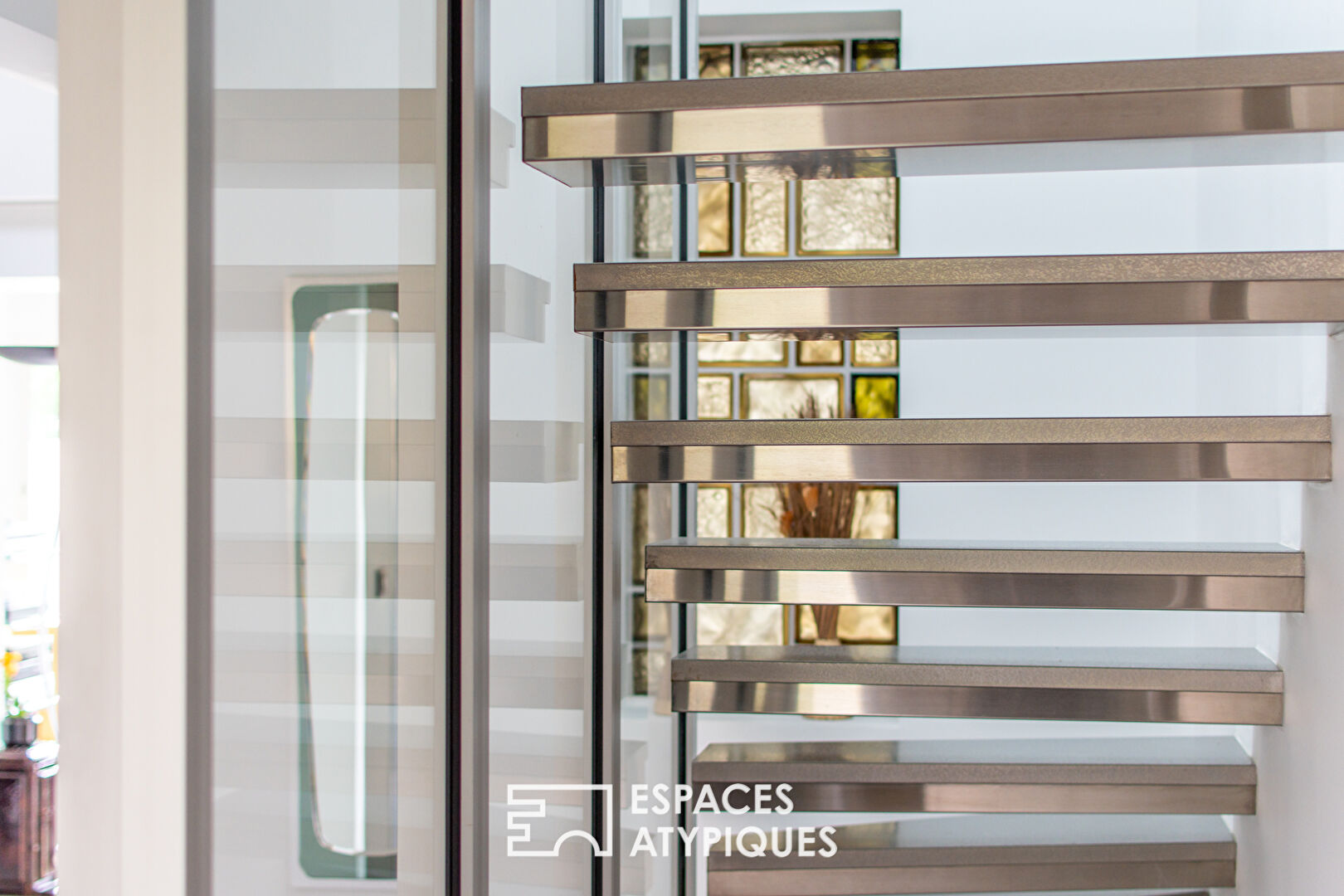 Photo Elégante contemporaine avec piscine intérieur image 6/6