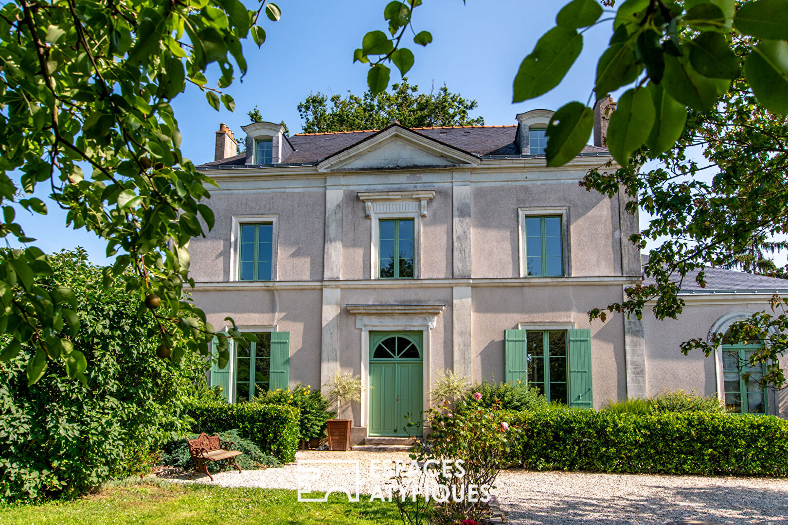 Maison de maître fin du XVIII ème siècle, réhabilitée