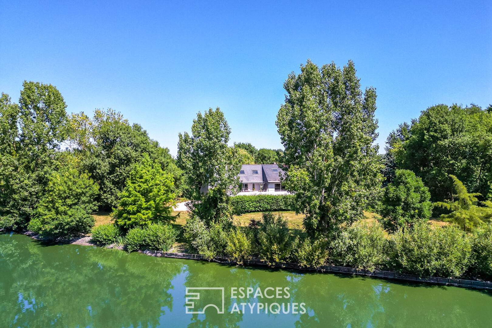 Maison d'architecte au cadre de vie privilégié