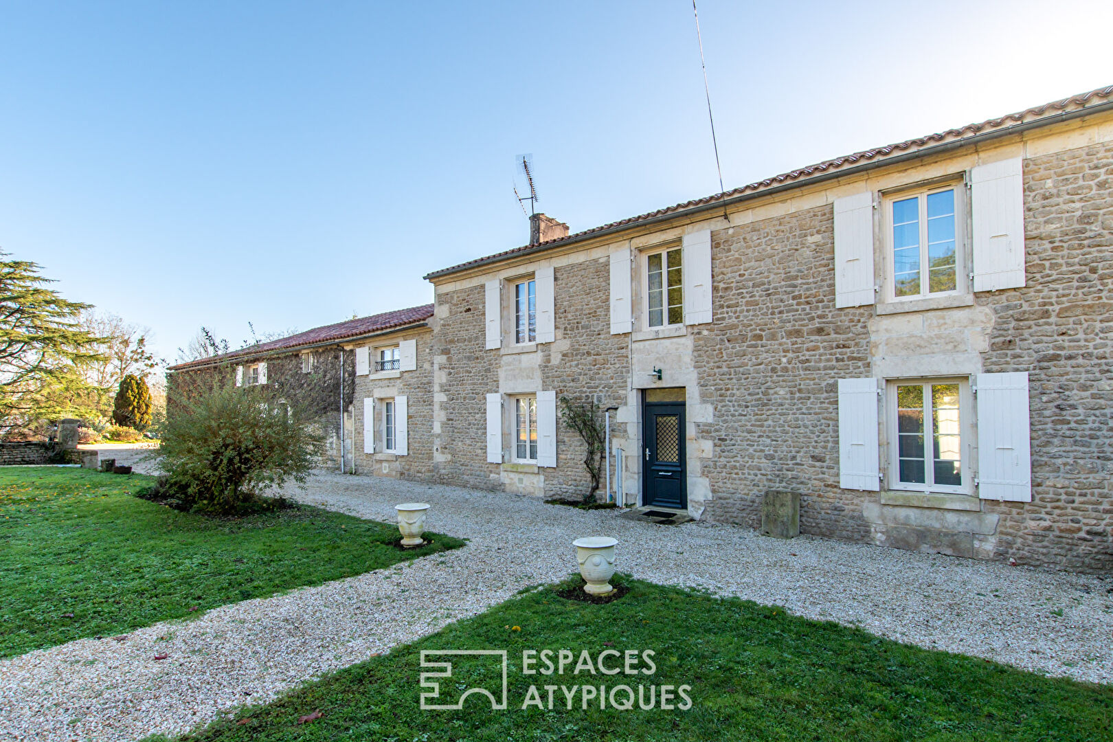 Photo Longère de charme avec deux gîtes et espace bien-être image 2/5