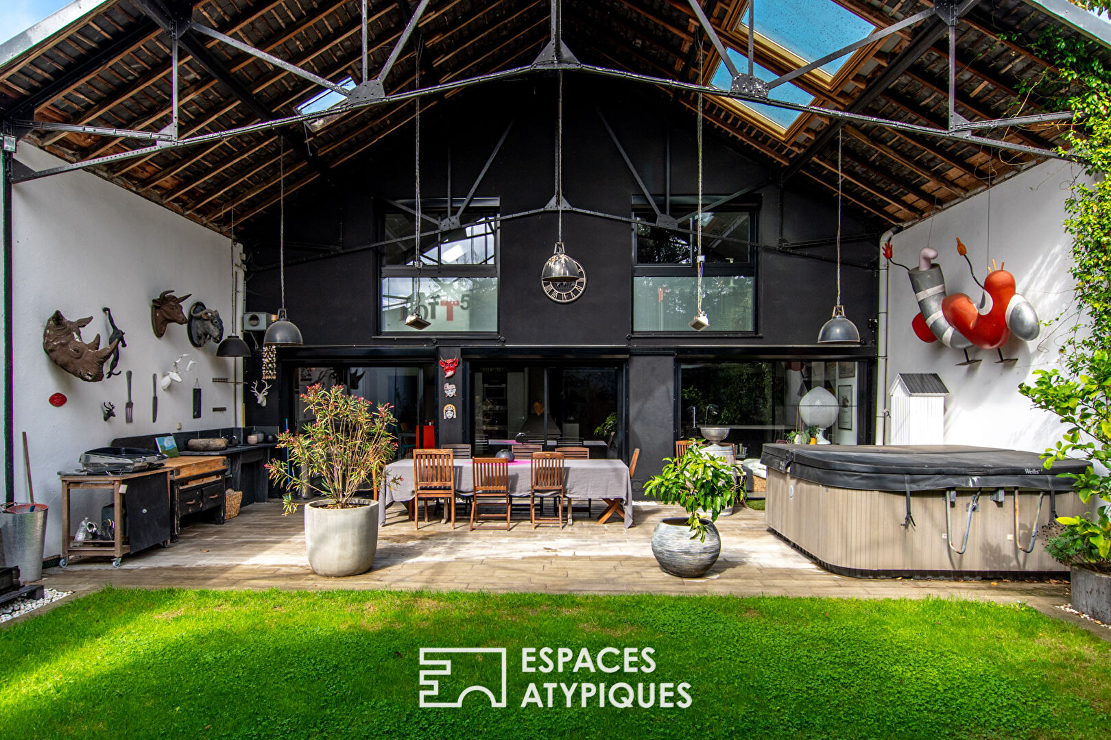 Maison avec terrasse et jardin