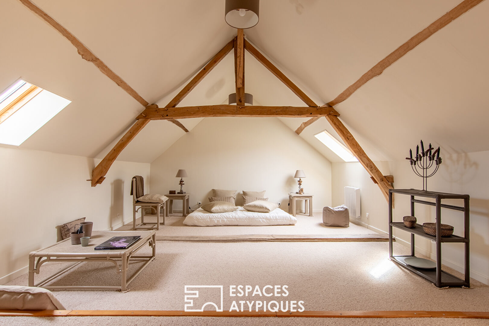 Photo Belle Propriété au cadre champêtre avec prairie et boxes pour chevaux image 5/6