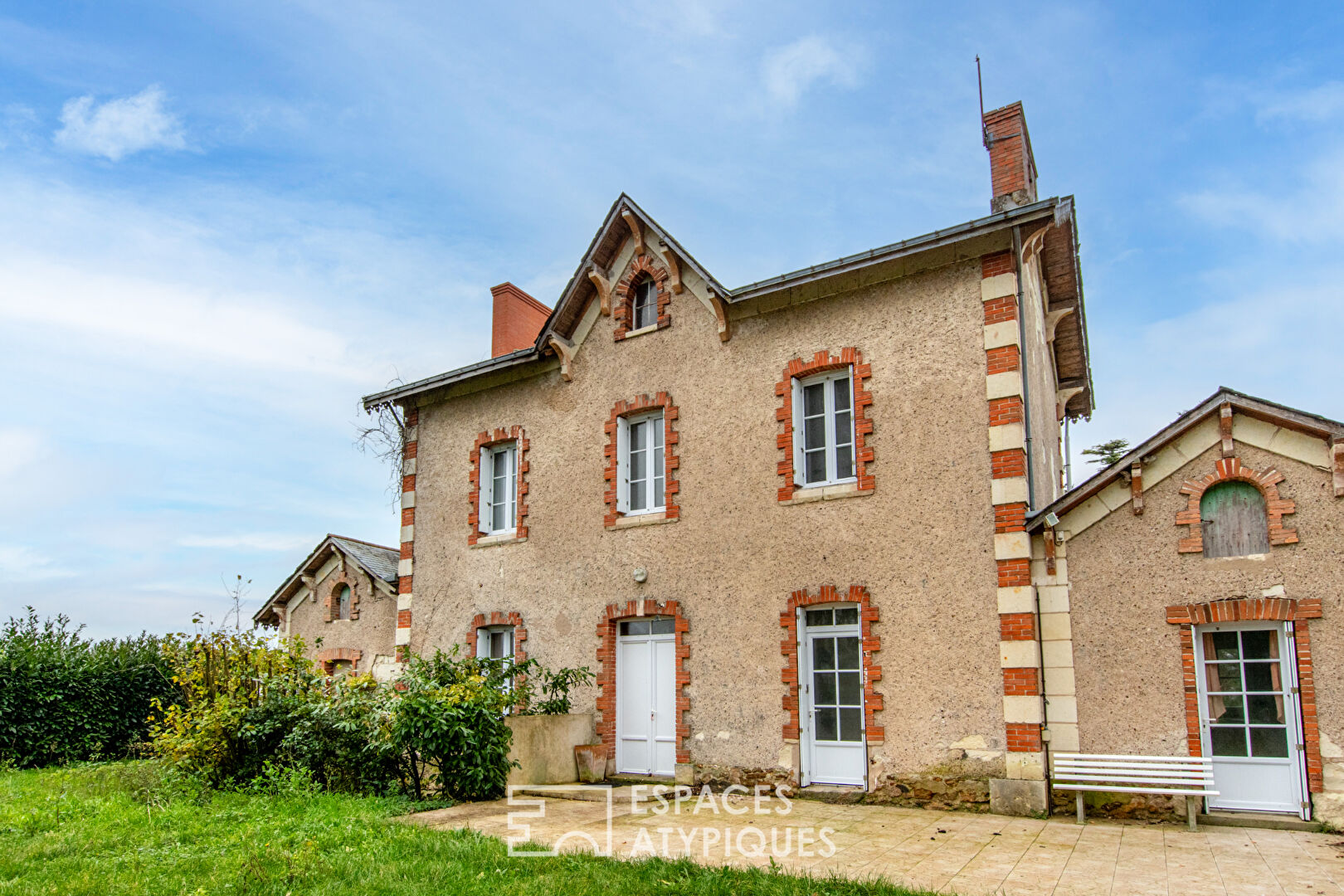 Gentilhommière de charme a rénover