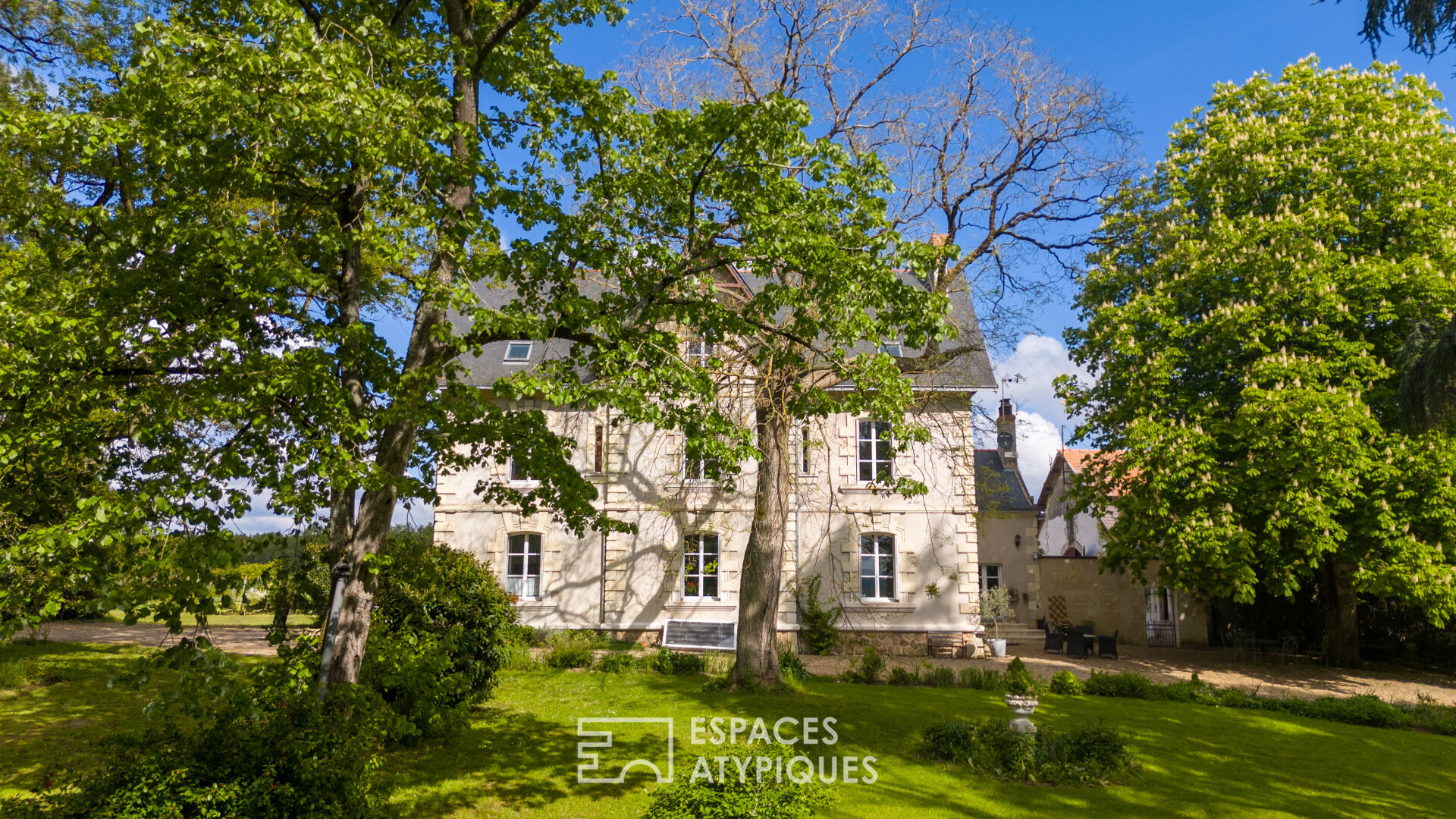 Propriété du XVIe avec vue privilégiée sur la Loire
