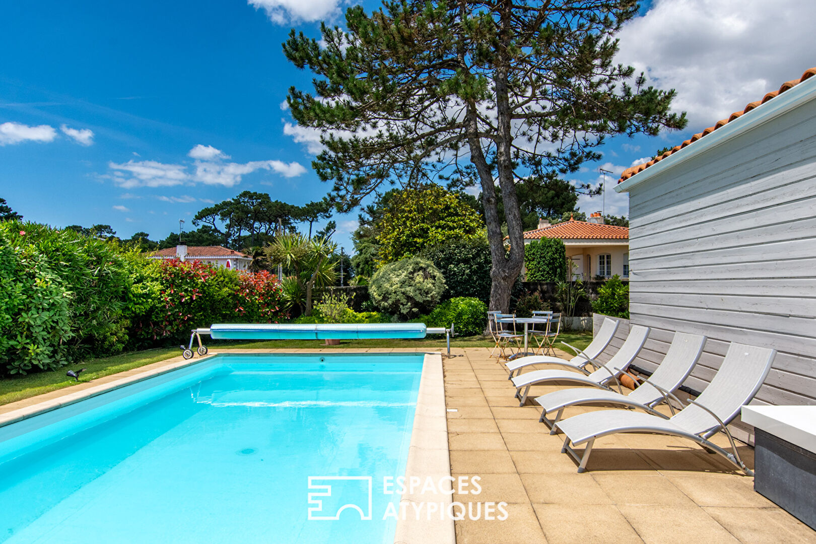 Photo Maison d'architecte à La Pironnière avec piscine image 1/6