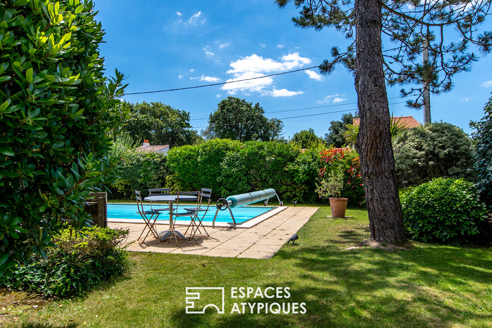 Photo Maison d'architecte à La Pironnière avec piscine image 2/6