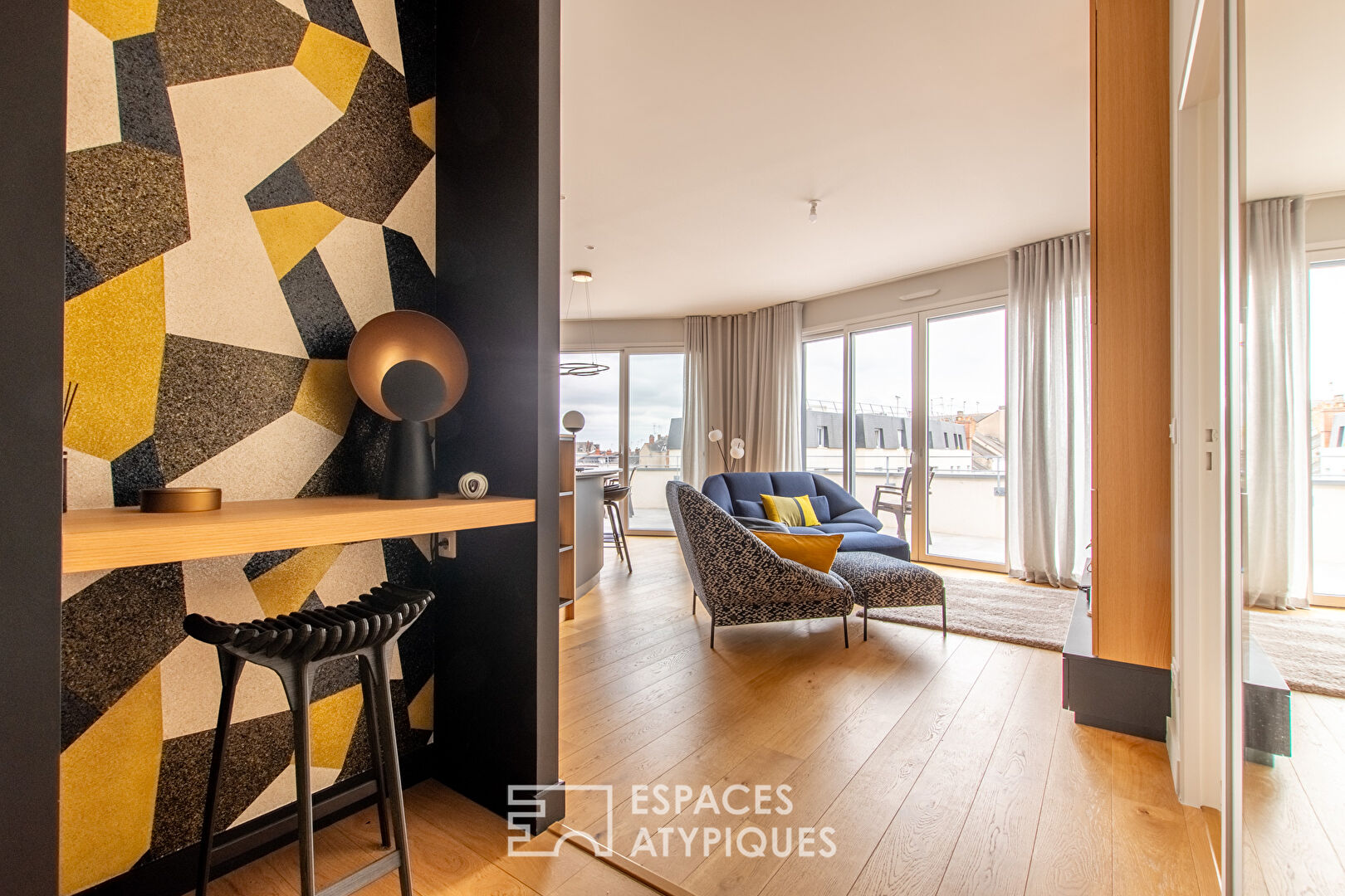 Appartement rooftop d'exception dominant la place de la Visitation