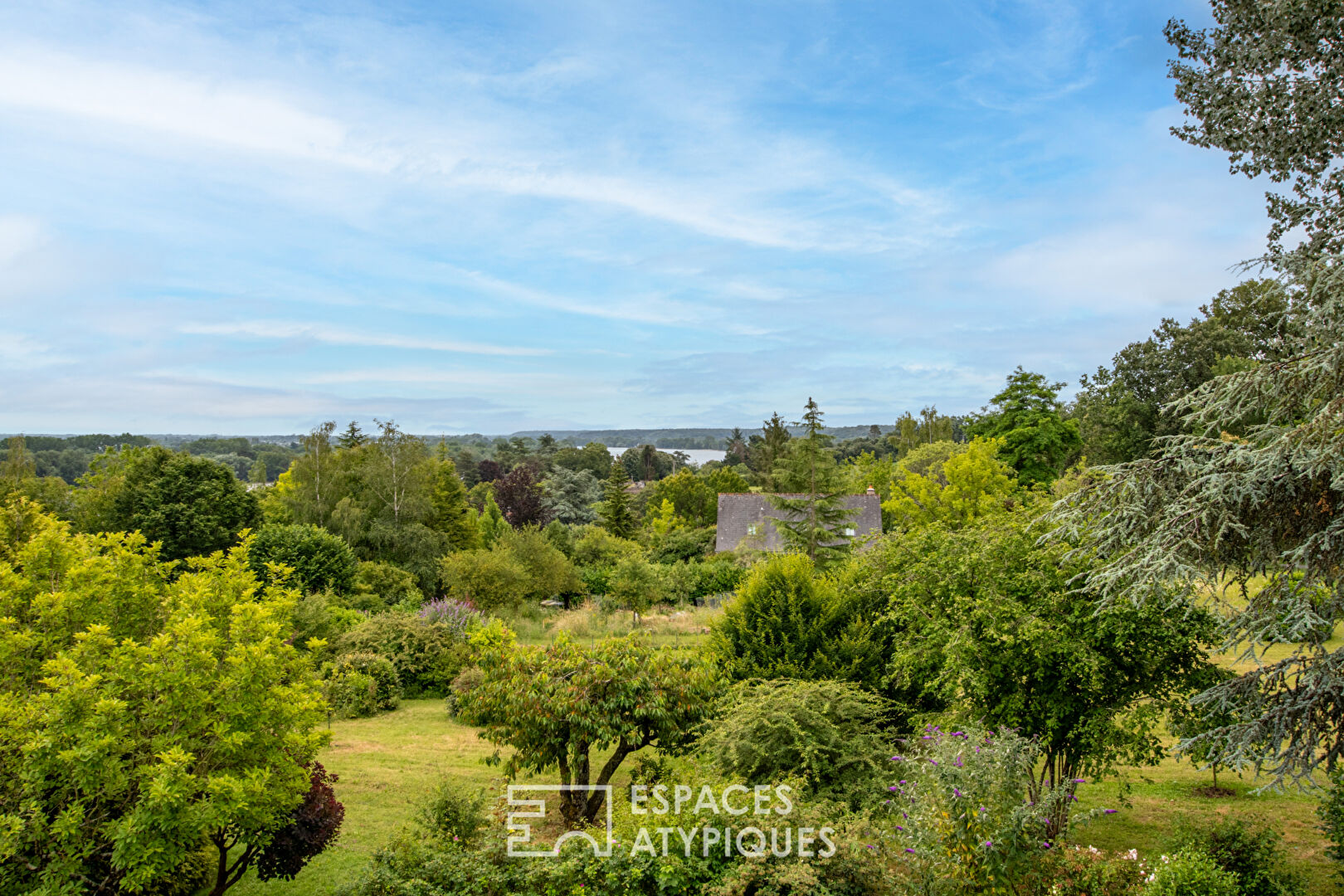 Photo Maison dans son parc avec vie de plain-pied image 4/6