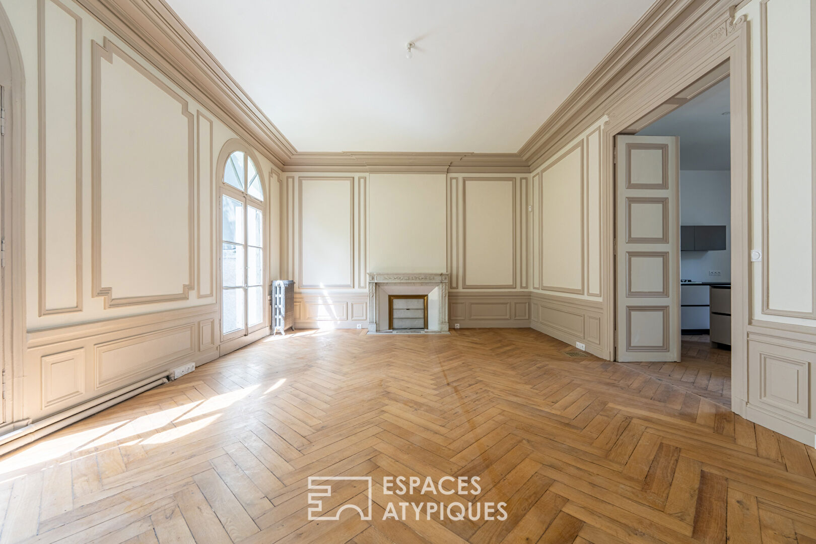 Photo Hotel particulier d'exception avec cour et stationnement image 4/6