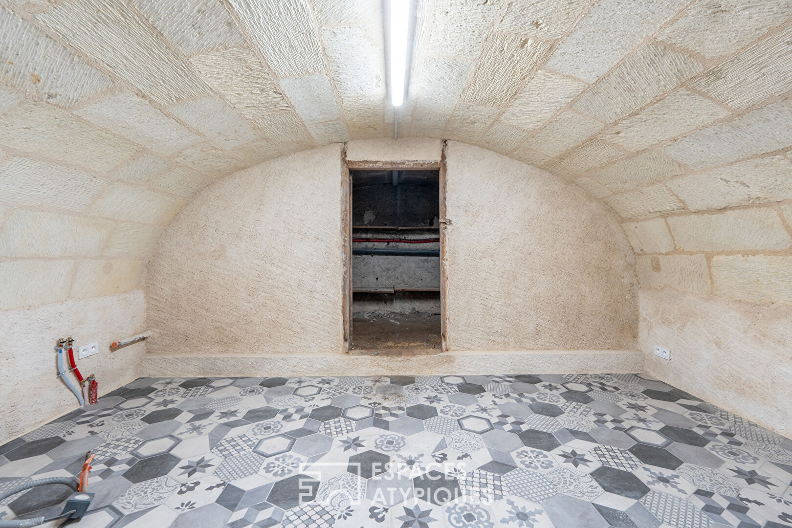 Photo Hotel particulier d'exception avec cour et stationnement image 6/6