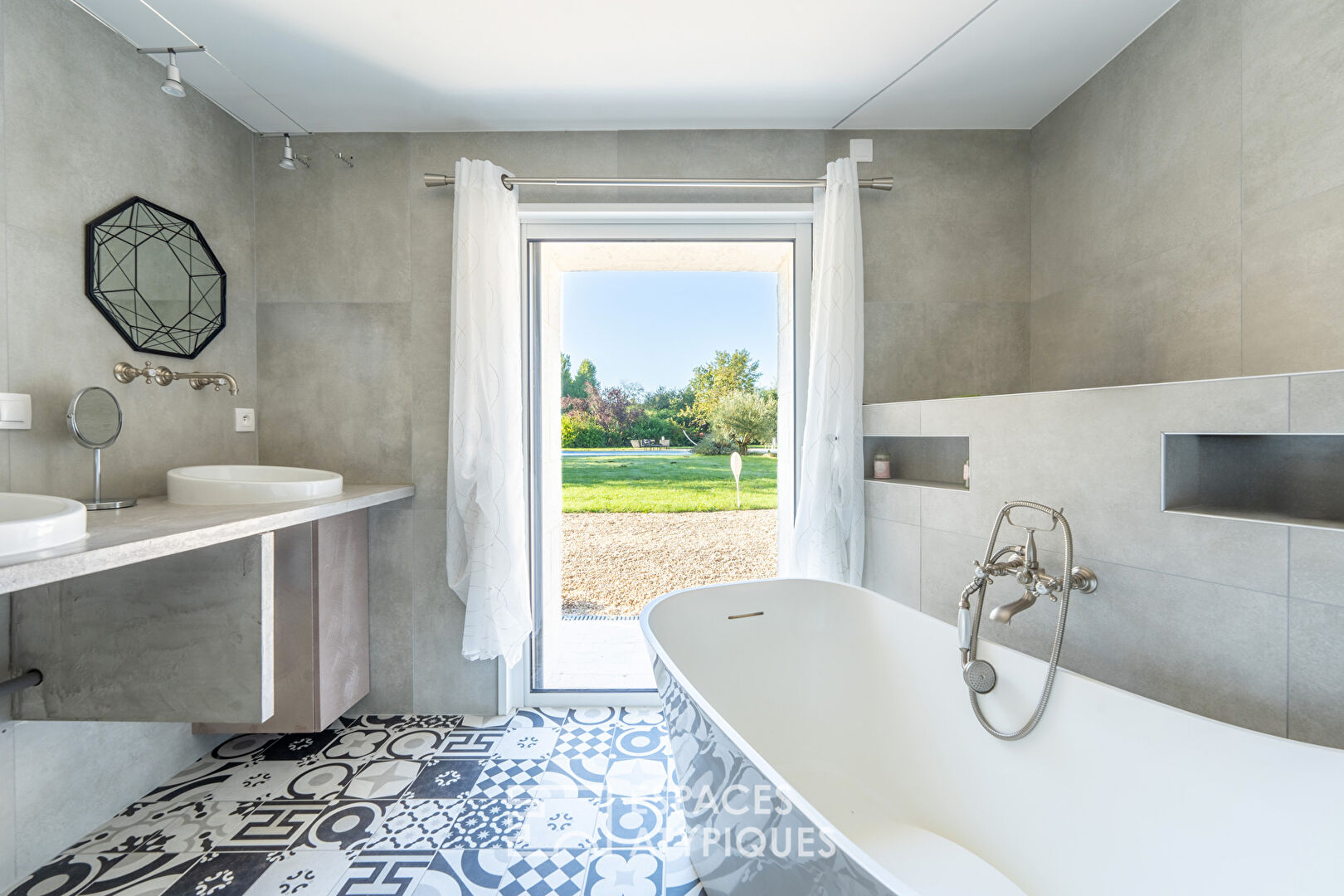 Photo Longère rénovée avec piscine dans un cadre naturel d'exception image 6/6