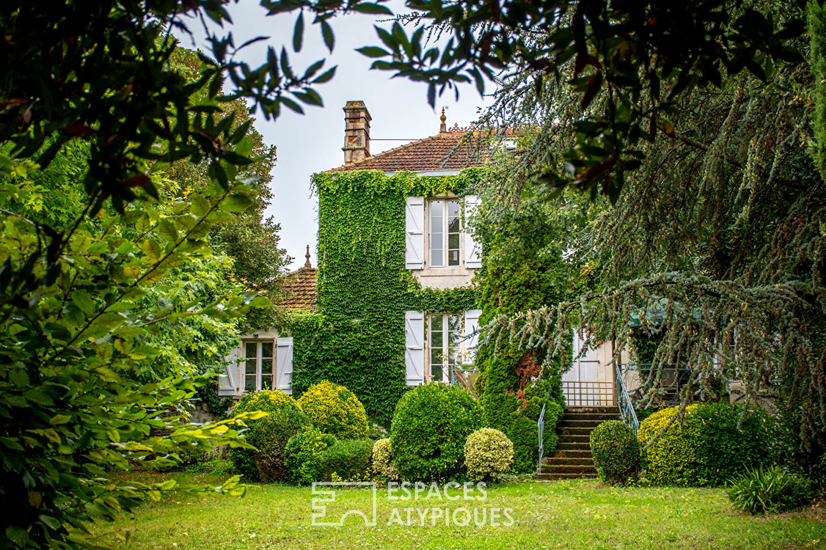 Romantique maison bourgeoise au coeur d'un charmant village