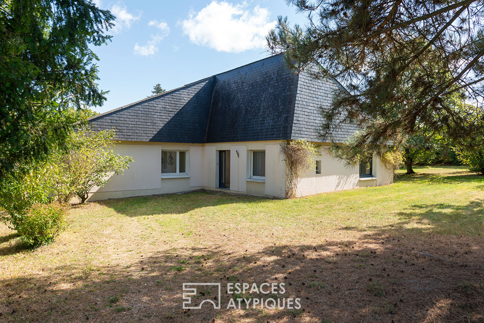 Photo Belle maison d'architecte des années 70 image 2/6